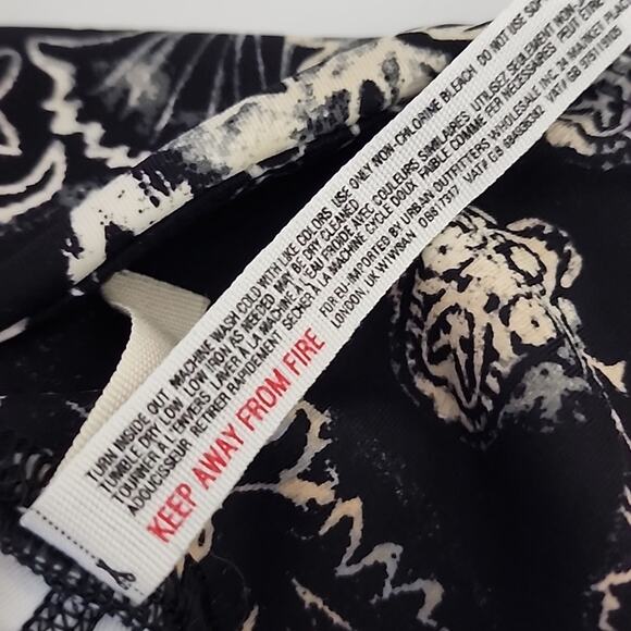 Free People Freestyle Medium Black Floral Striped Leggings - Picture 7 of 7